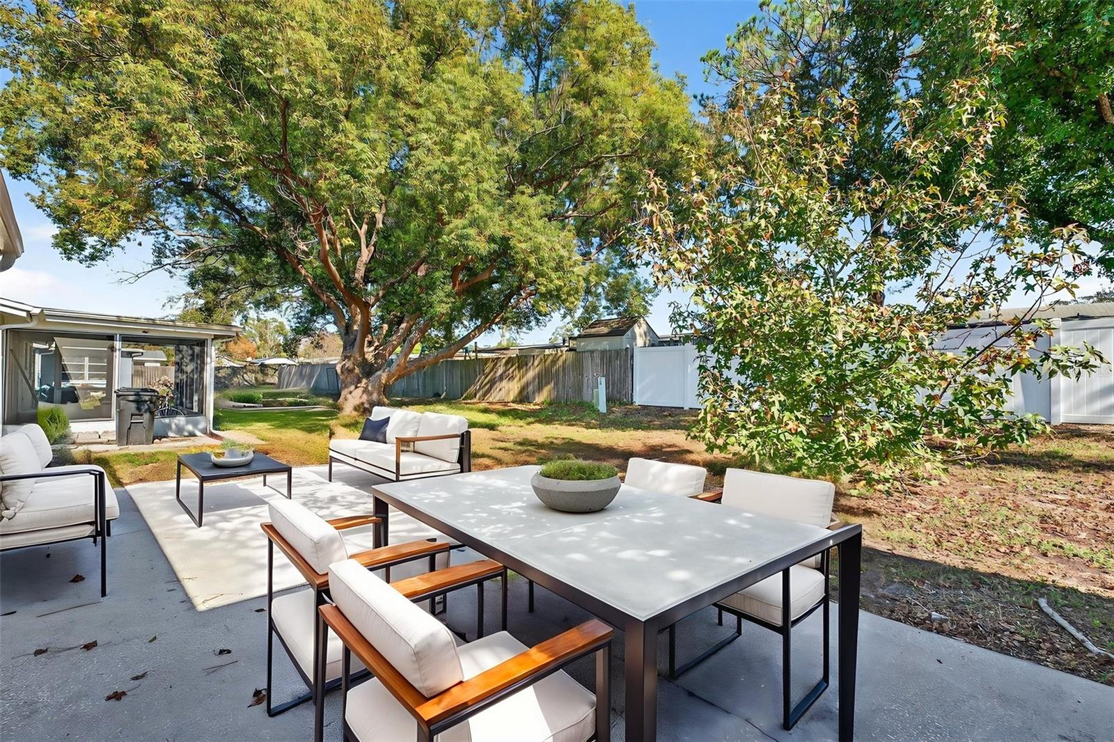 Listing photo id 27 for 9016 Rainbow Lane