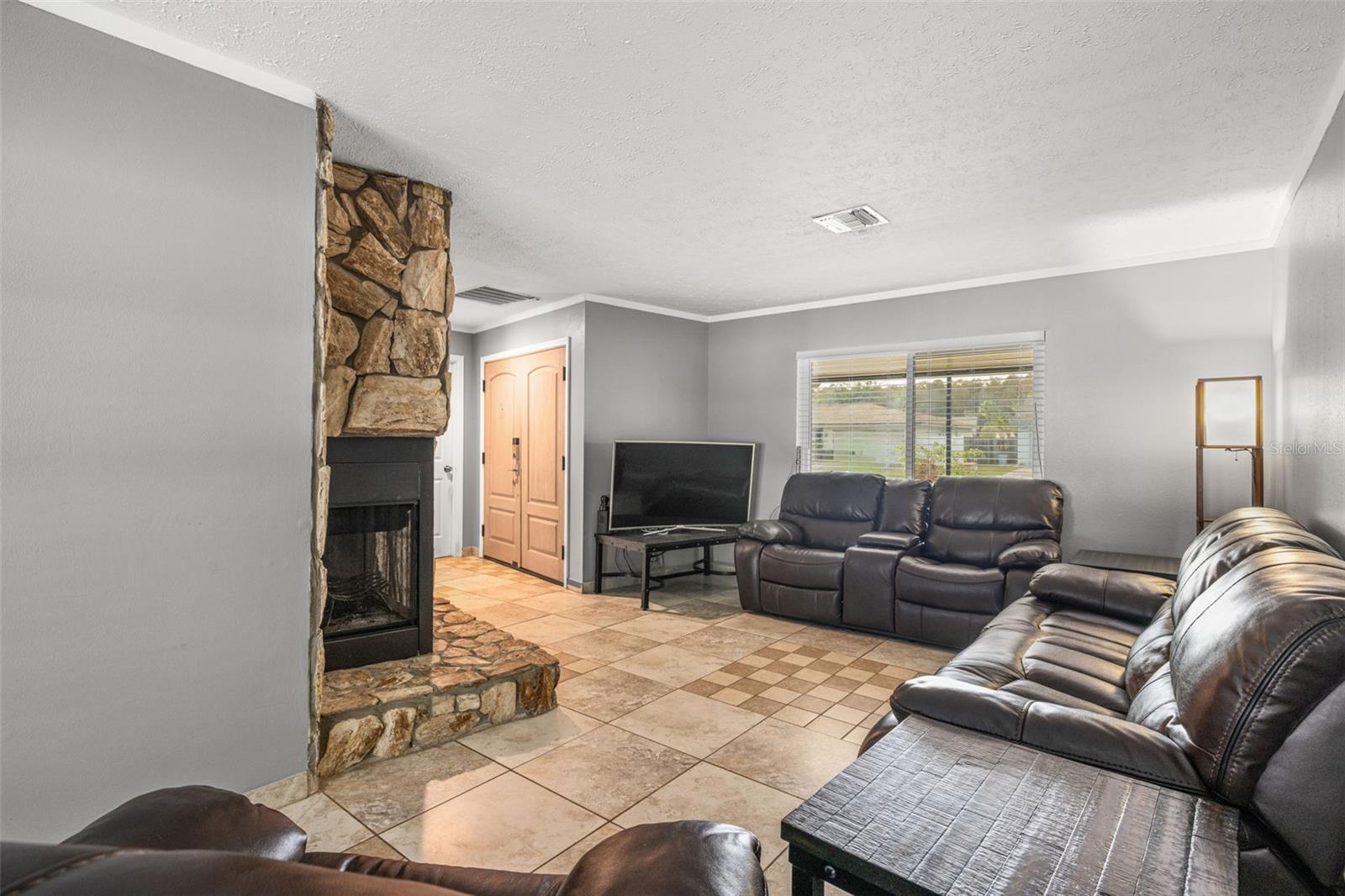 Image 11 of 30 For 4023 Windtree Drive