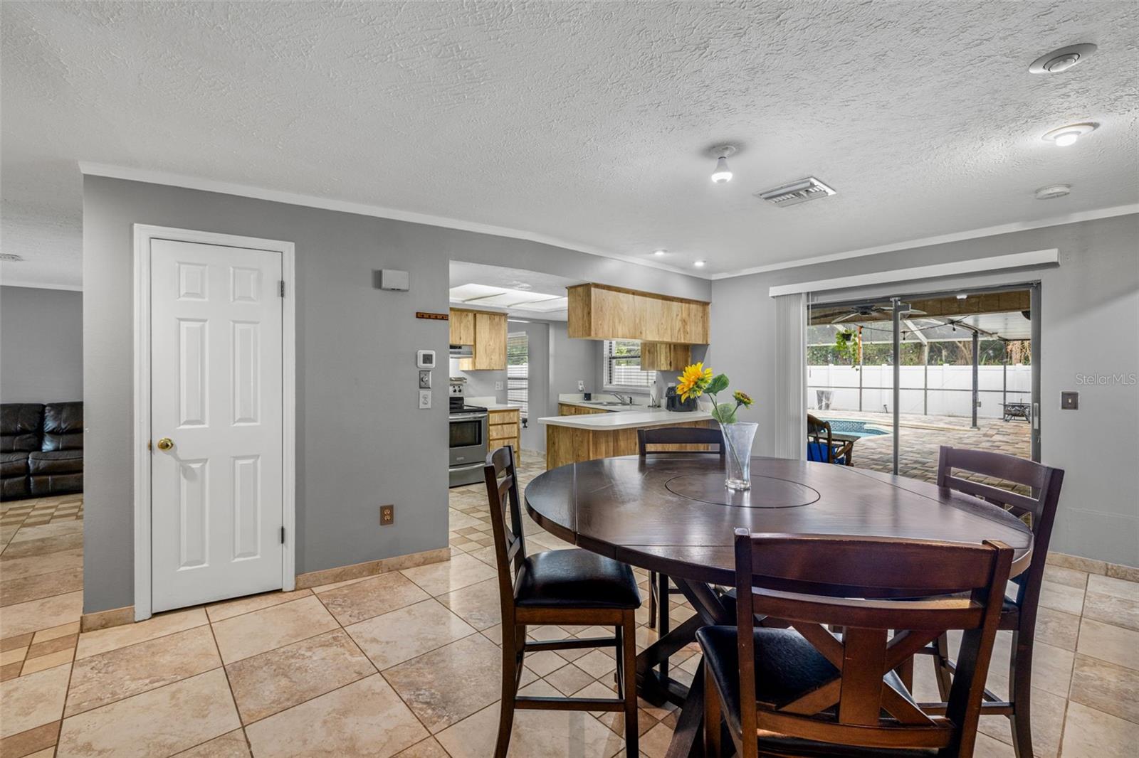 Image 18 of 30 For 4023 Windtree Drive