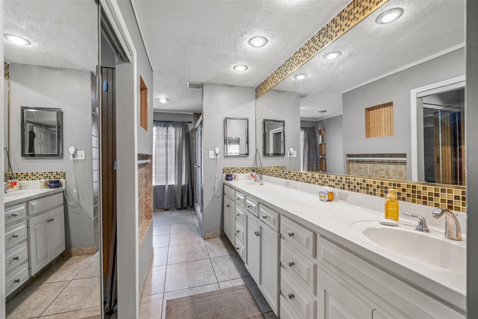 Image 22 of 30 For 4023 Windtree Drive