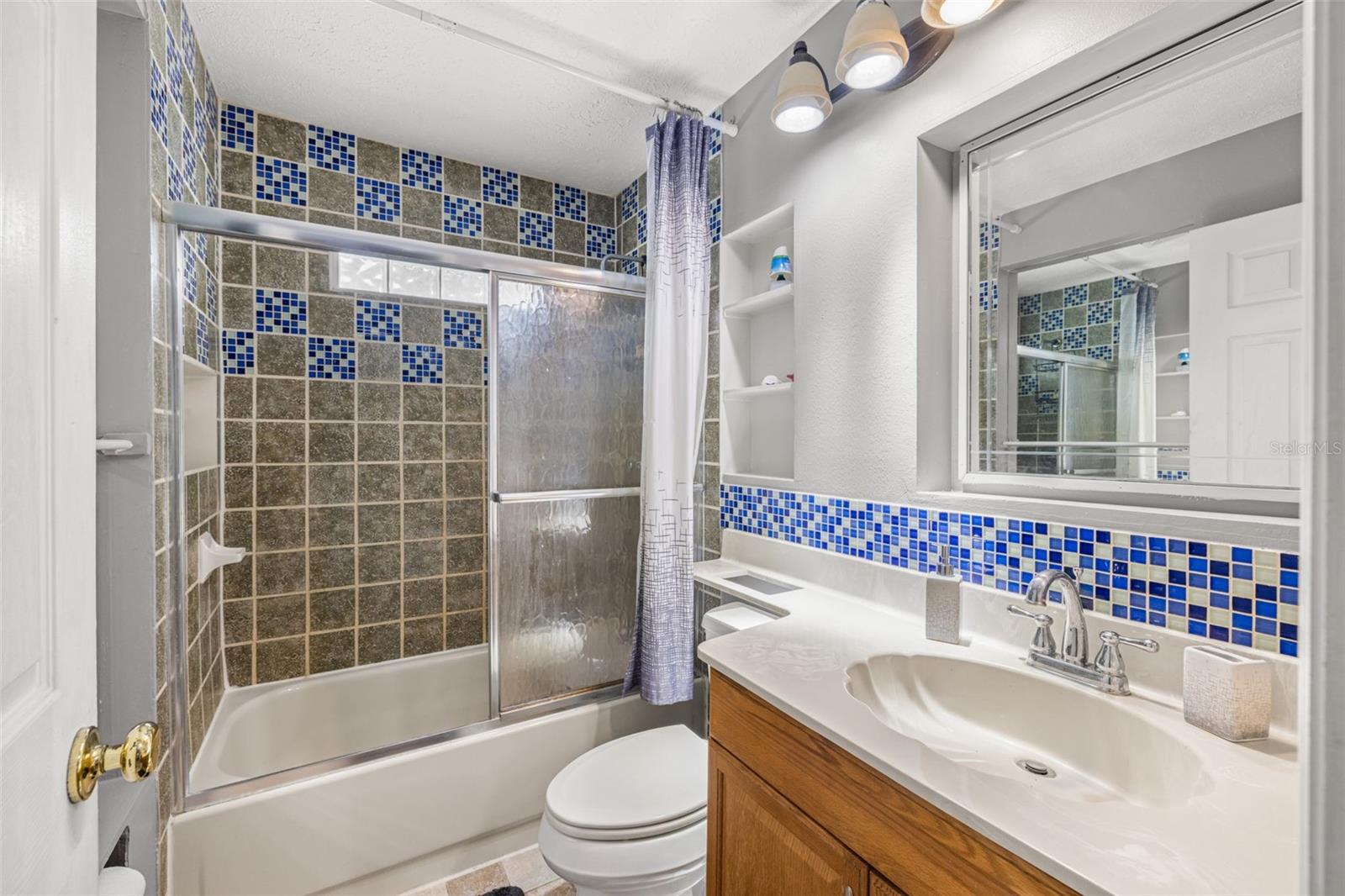 Image 25 of 30 For 4023 Windtree Drive