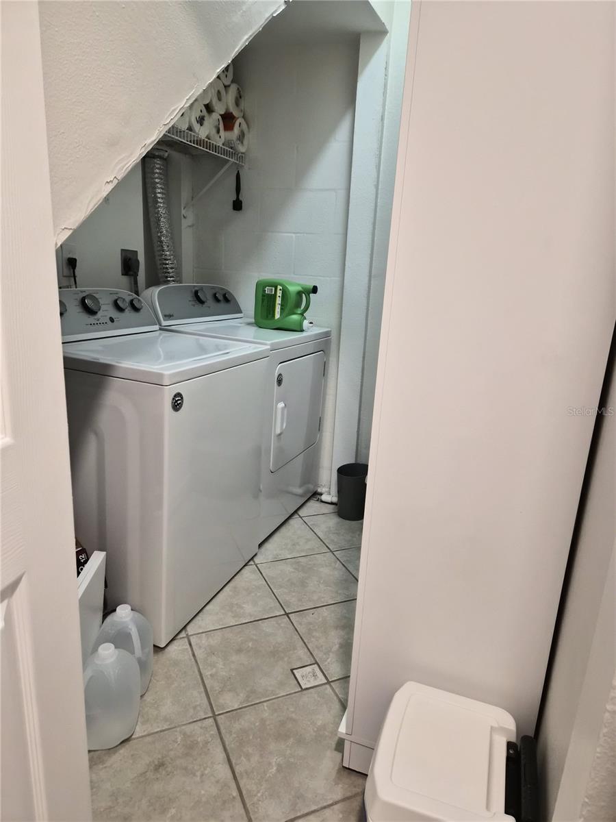 Image 16 of 25 For 658 Green Valley Road B3