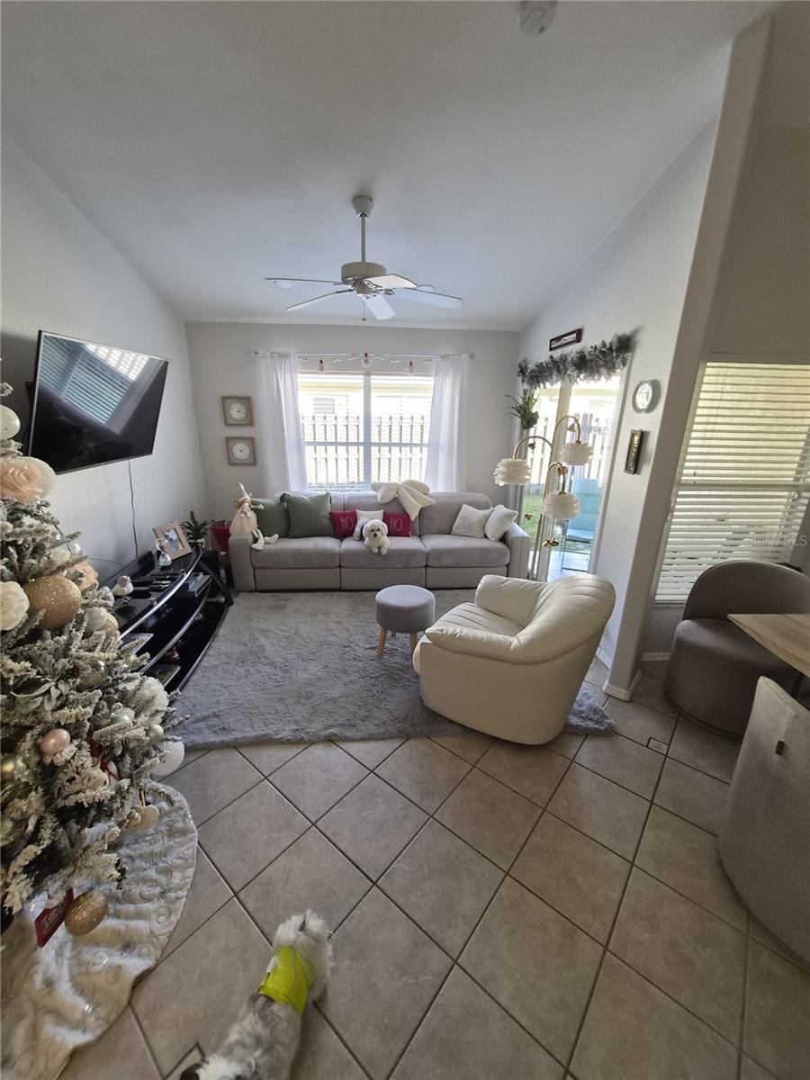 Image 2 of 25 For 658 Green Valley Road B3