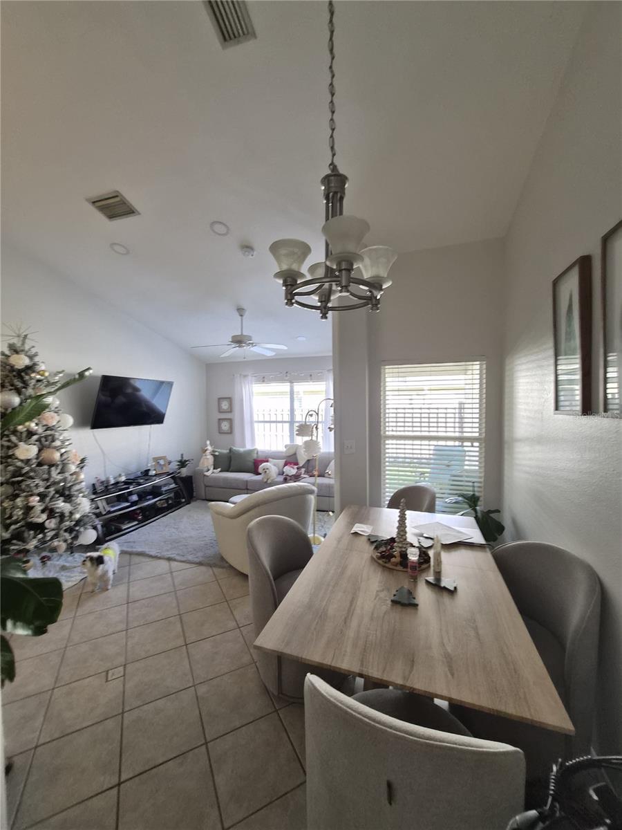 Image 5 of 25 For 658 Green Valley Road B3