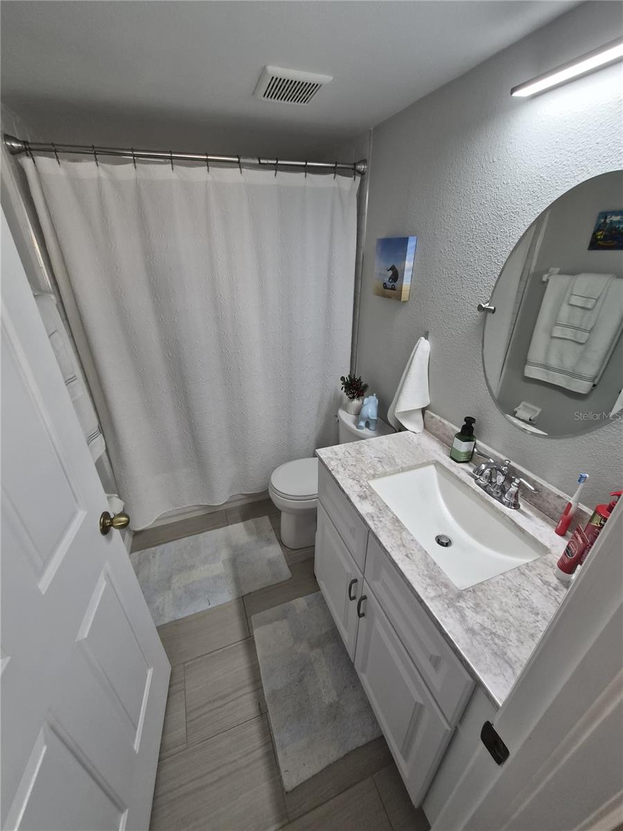 Image 7 of 25 For 658 Green Valley Road B3