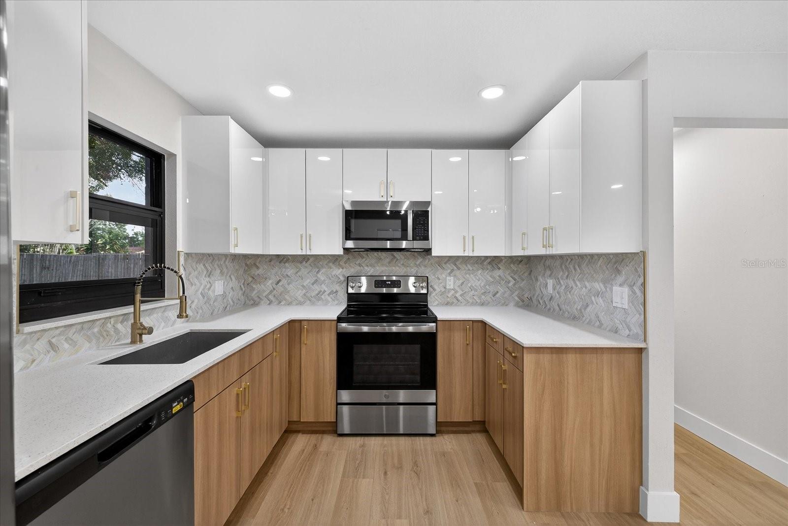 Image 21 of 49 For 6107 Cole Drive