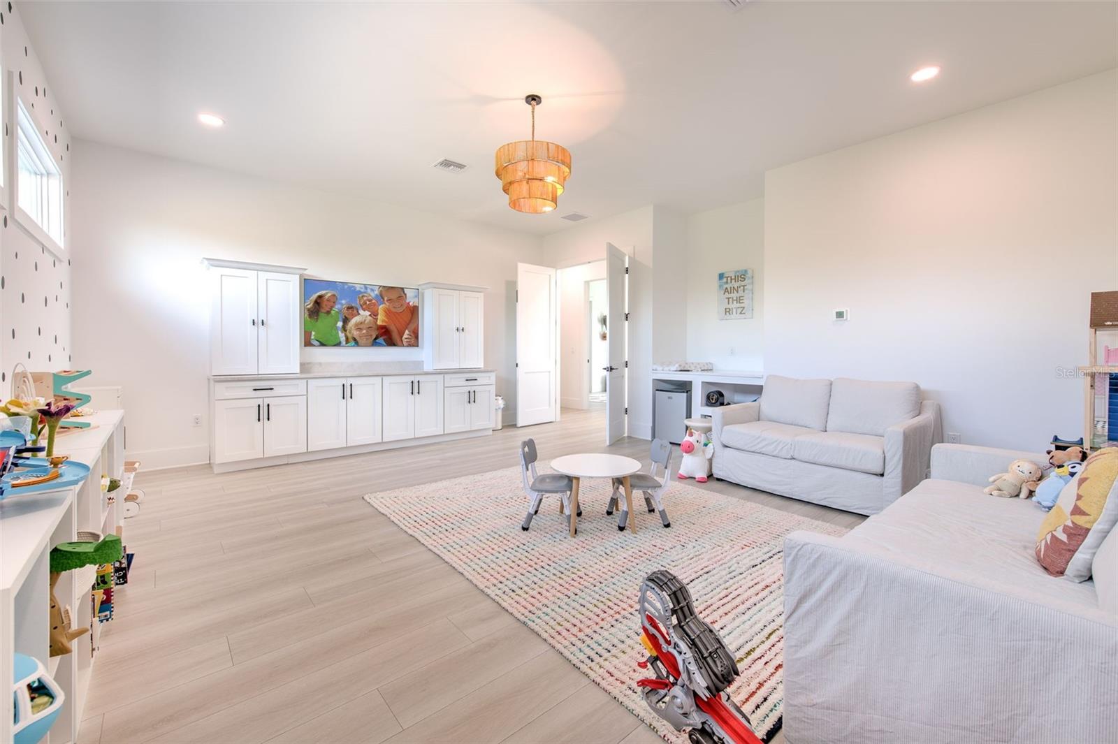 Image 49 of 58 For 4815 Sunset Boulevard