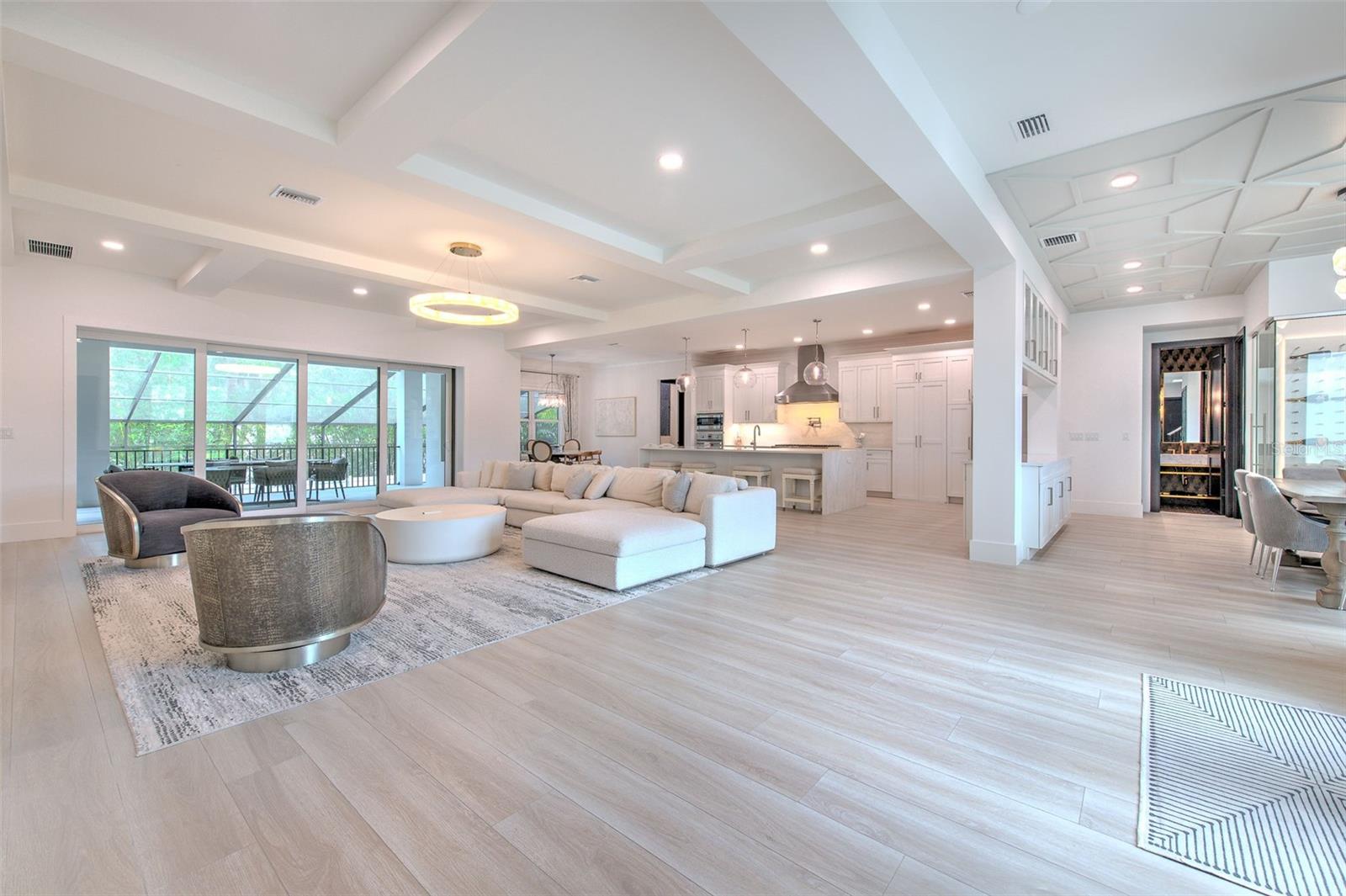 Image 7 of 58 For 4815 Sunset Boulevard