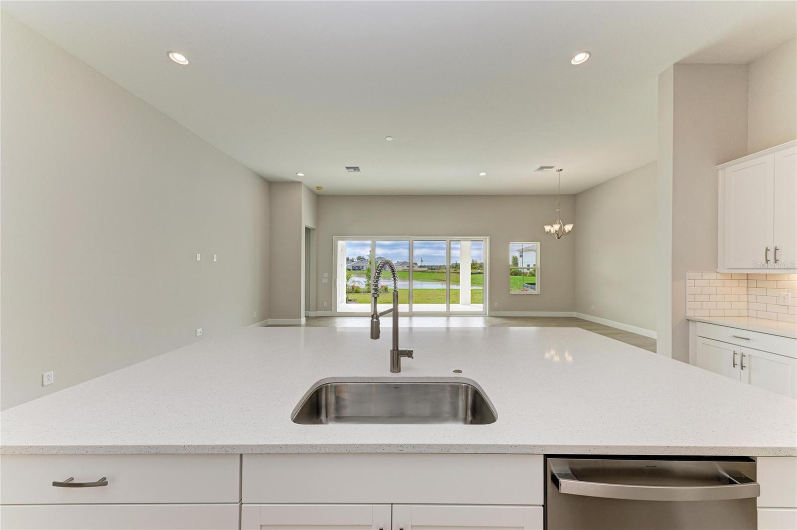 Image 13 of 40 For 9592 Surrey Rose Drive