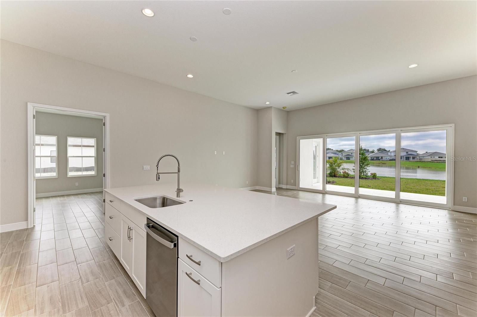 Image 15 of 40 For 9592 Surrey Rose Drive