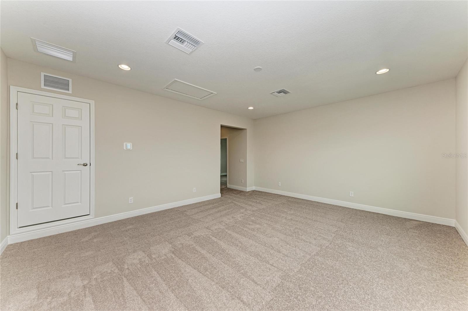 Image 34 of 40 For 9592 Surrey Rose Drive