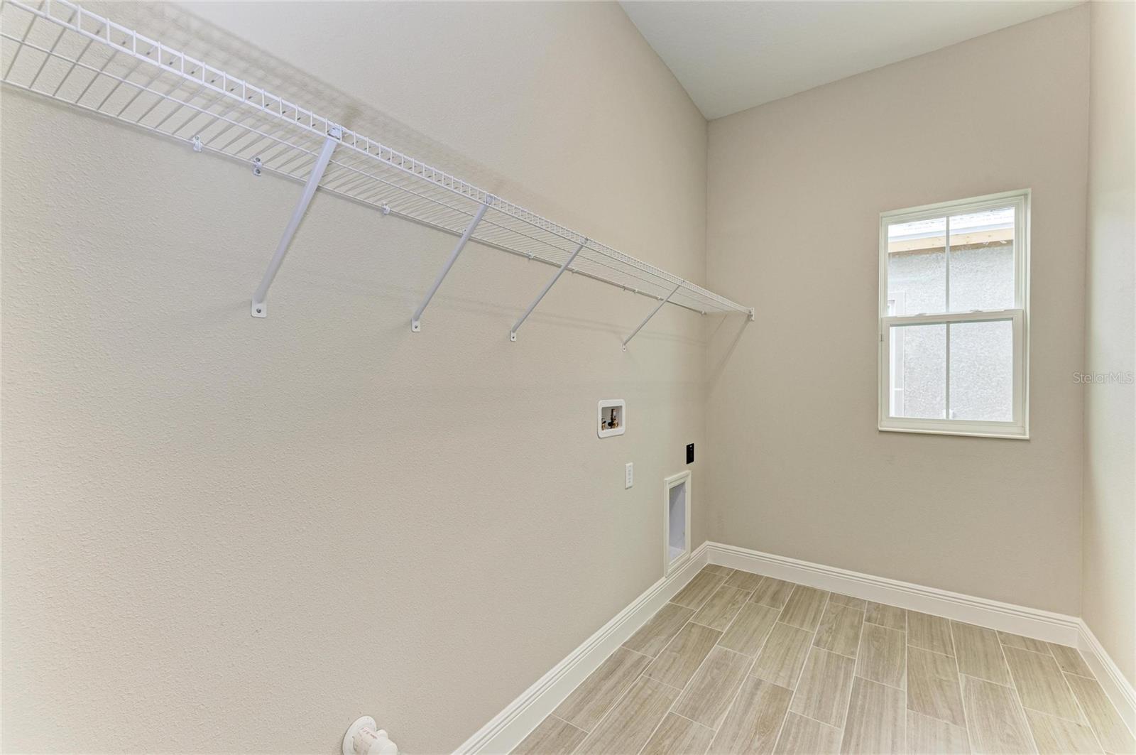 Image 37 of 40 For 9592 Surrey Rose Drive