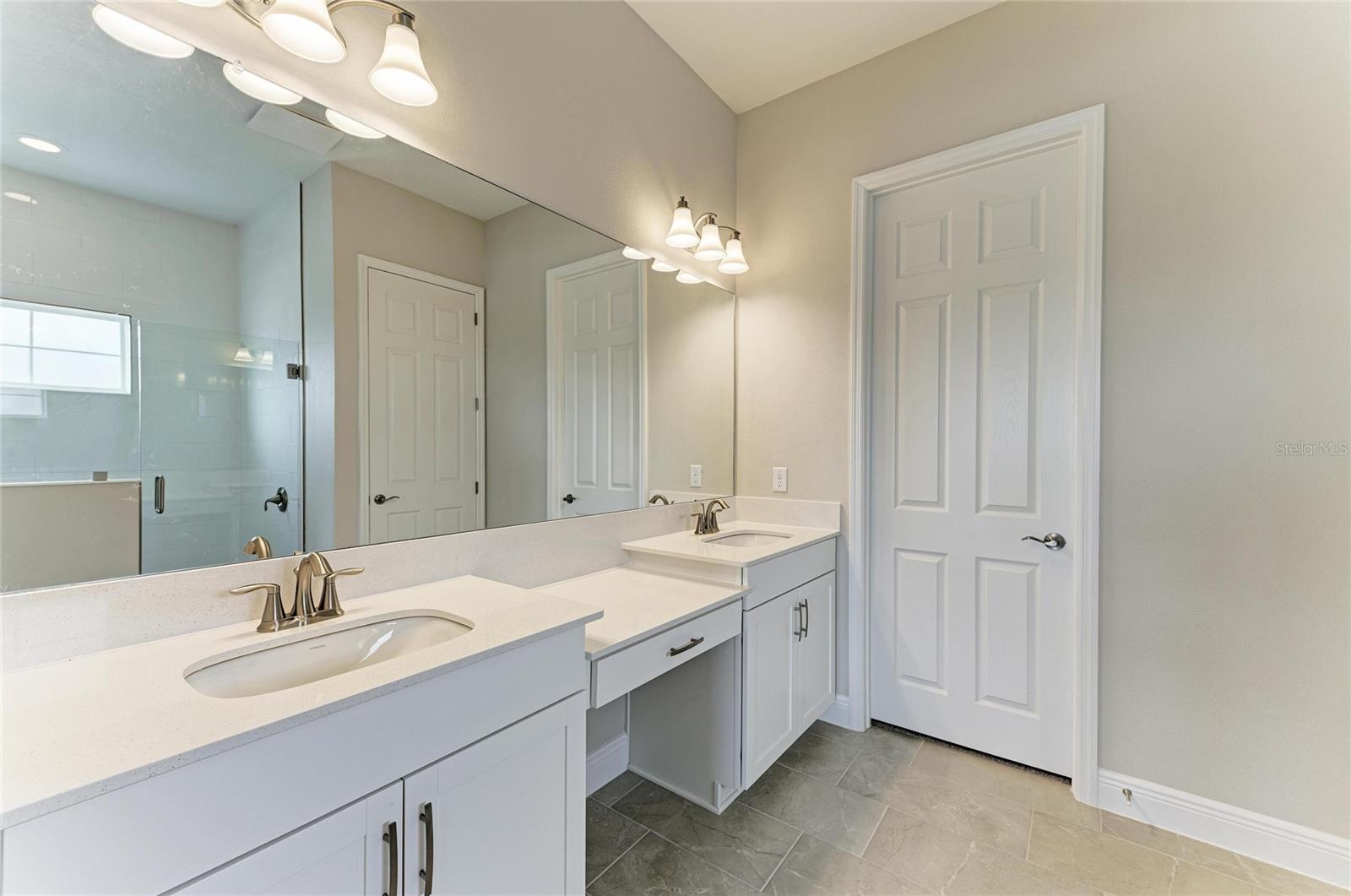 Image 6 of 40 For 9592 Surrey Rose Drive