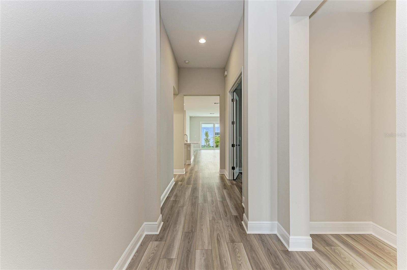 Image 11 of 29 For 10198 Surrey Rose Drive