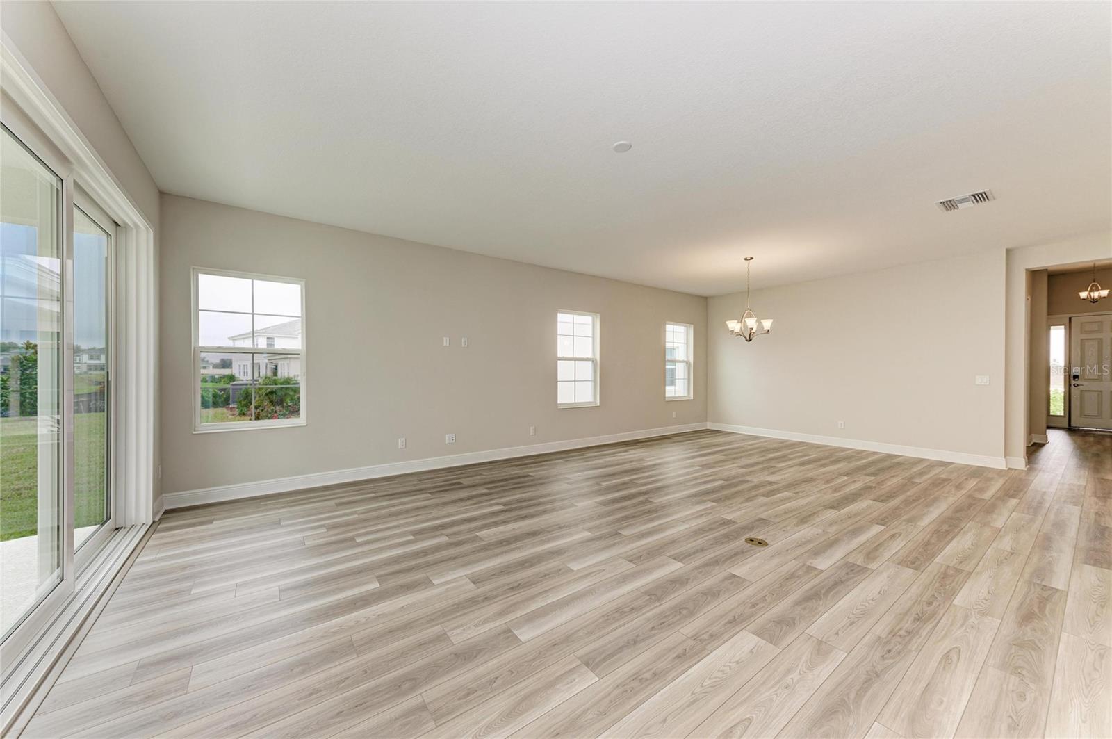 Image 18 of 29 For 10198 Surrey Rose Drive