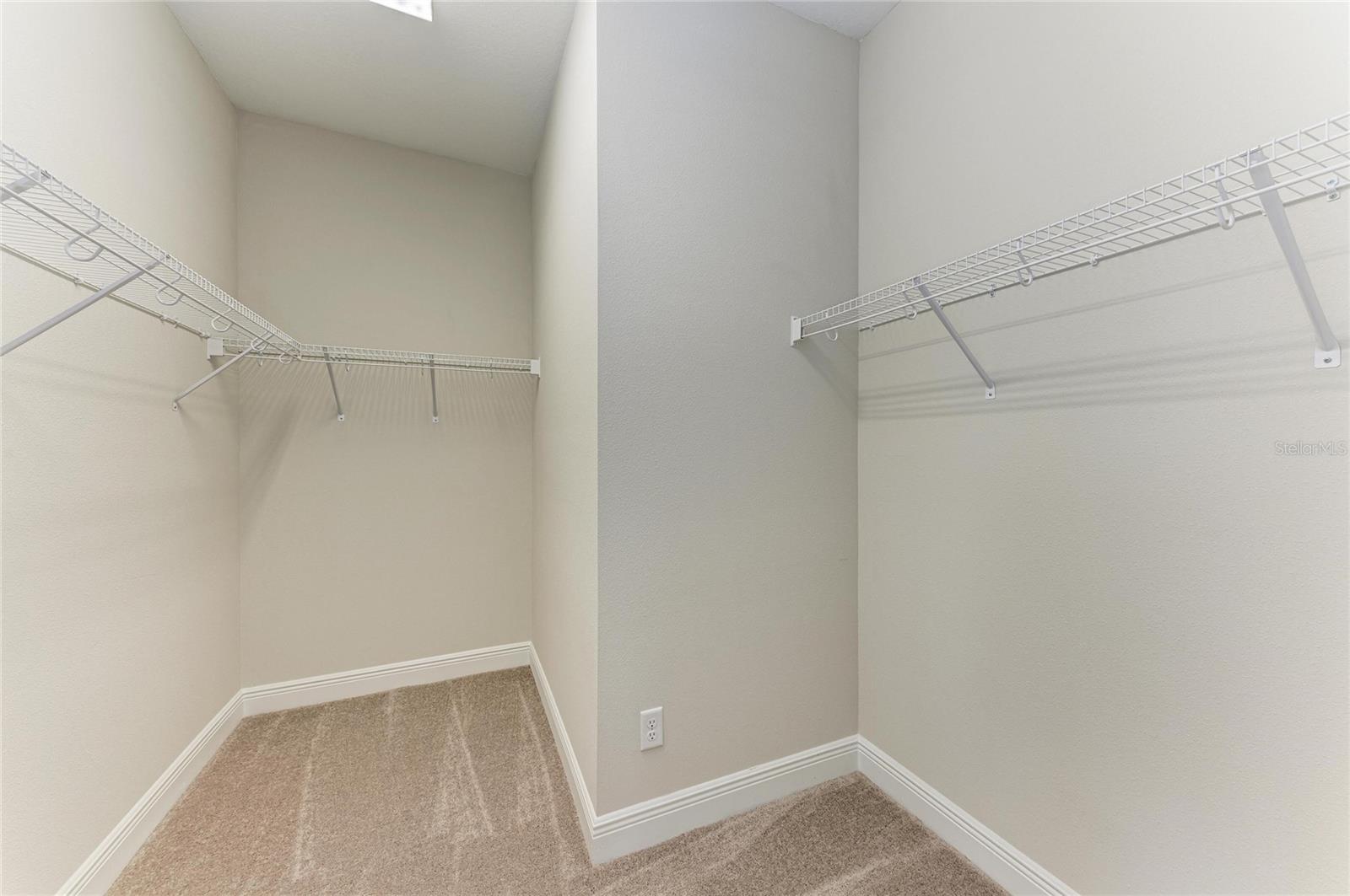 Image 9 of 29 For 10198 Surrey Rose Drive