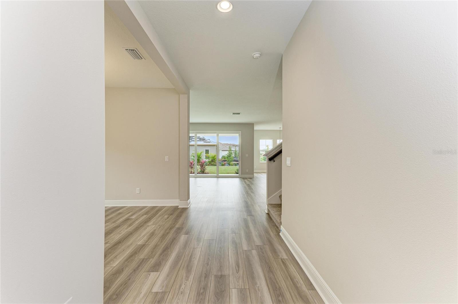 Image 11 of 35 For 10186 Surrey Rose Drive