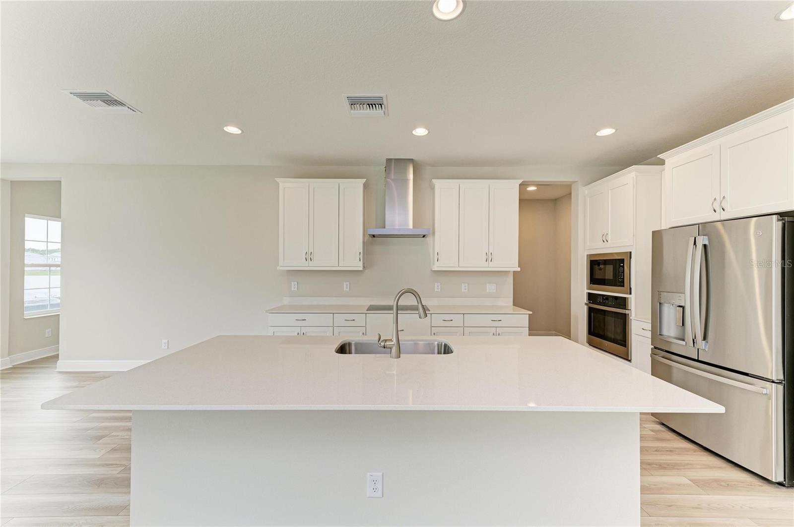 Image 12 of 35 For 10186 Surrey Rose Drive