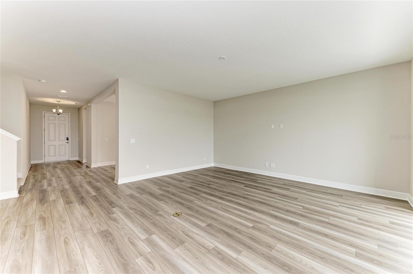 Image 17 of 35 For 10186 Surrey Rose Drive