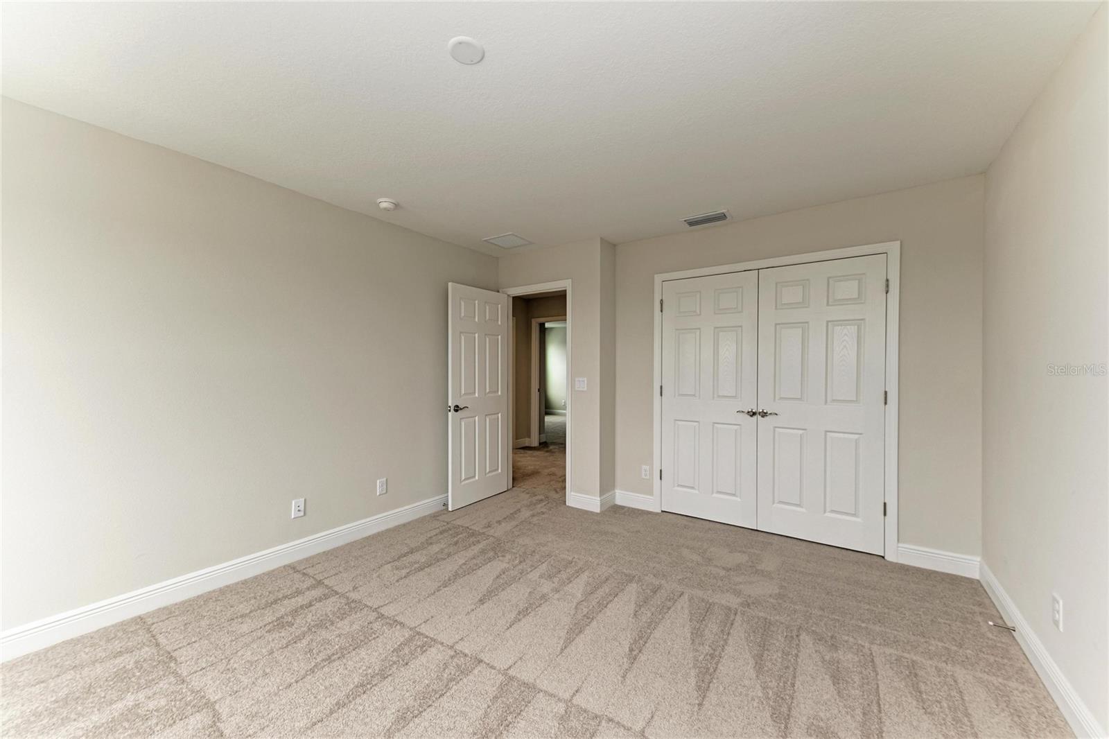 Image 31 of 35 For 10186 Surrey Rose Drive