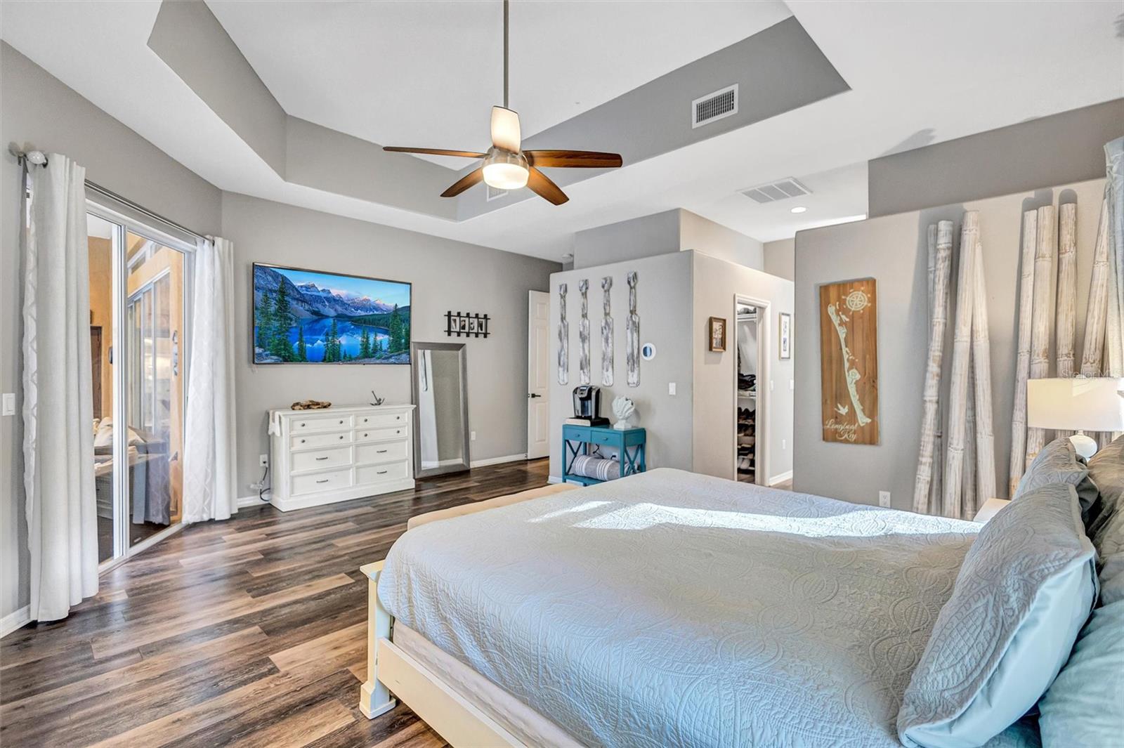 Image 22 of 41 For 6022 Hammock Hill Avenue