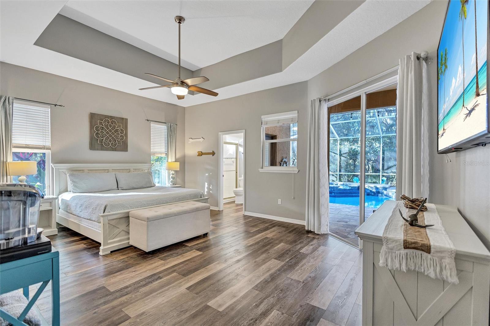 Image 24 of 41 For 6022 Hammock Hill Avenue