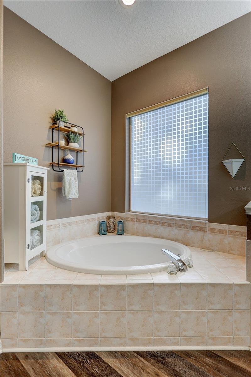 Image 26 of 41 For 6022 Hammock Hill Avenue