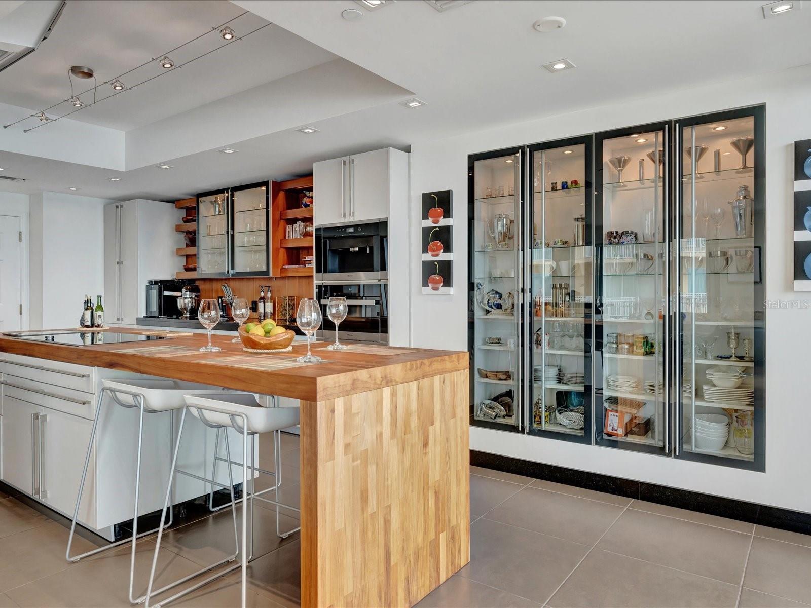 Image 14 of 50 For 555 5th Avenue Ne 932