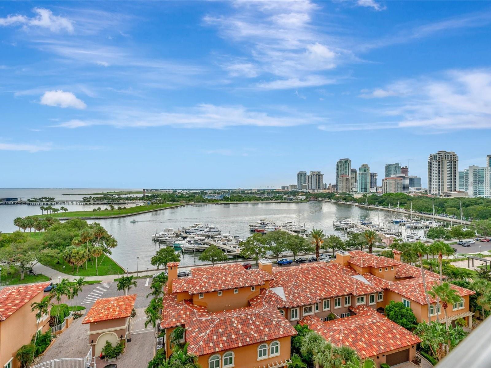 Image 26 of 50 For 555 5th Avenue Ne 932