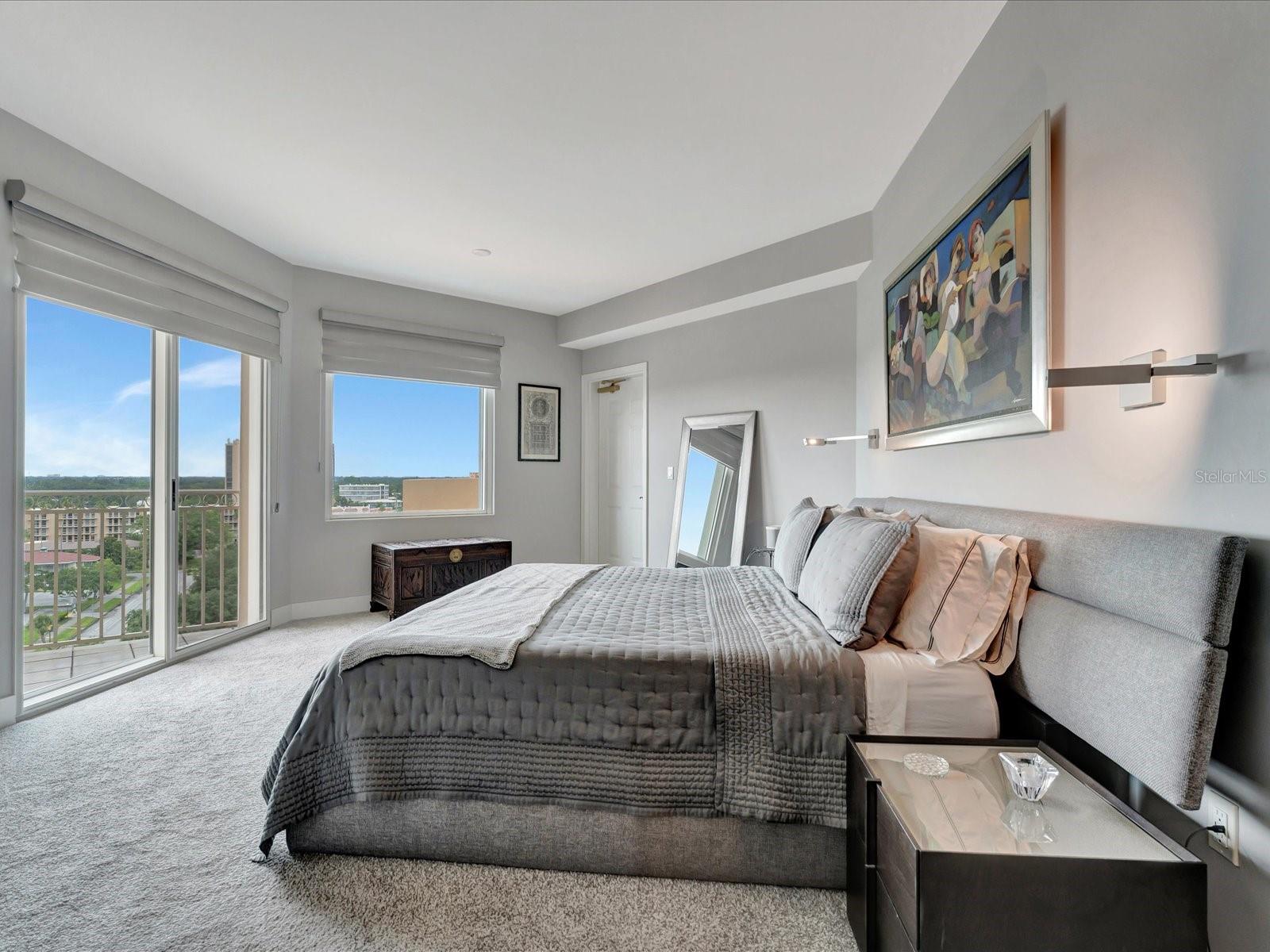 Image 39 of 50 For 555 5th Avenue Ne 932