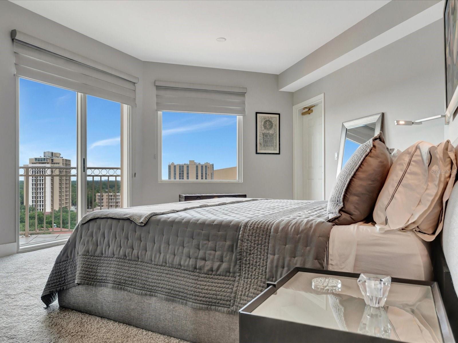 Image 41 of 50 For 555 5th Avenue Ne 932