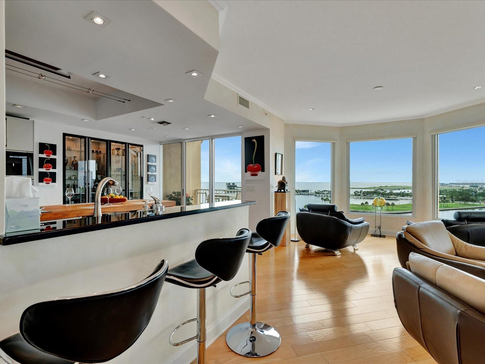 Image 9 of 50 For 555 5th Avenue Ne 932