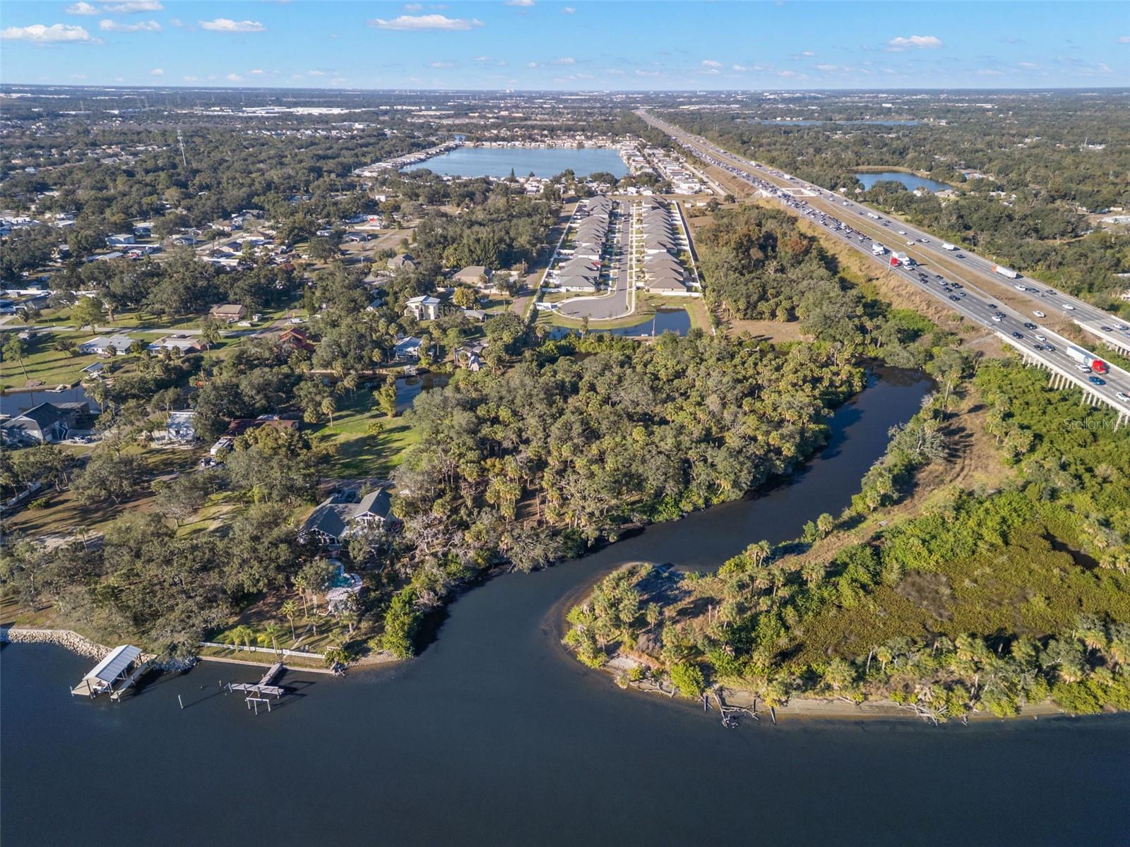 Listing photo id 12 for 9511 River Cove Drive