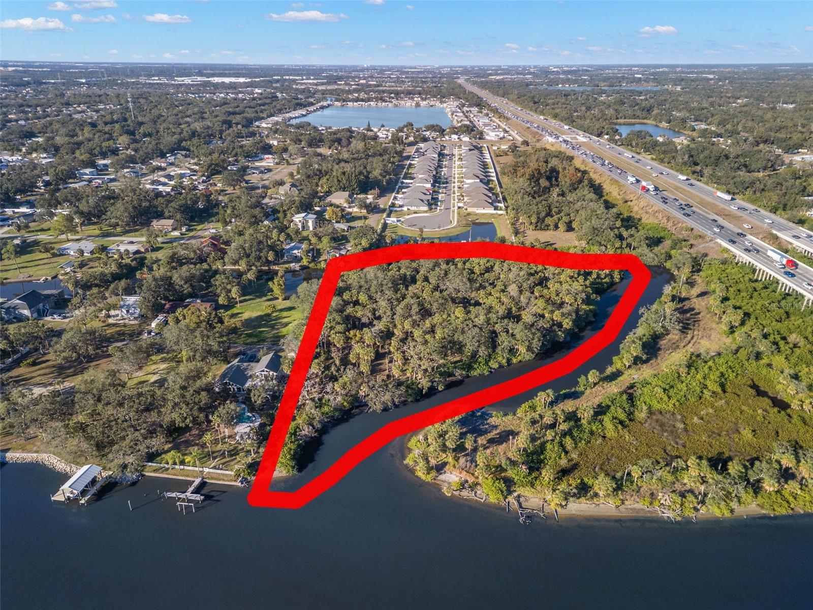 Listing photo id 13 for 9511 River Cove Drive