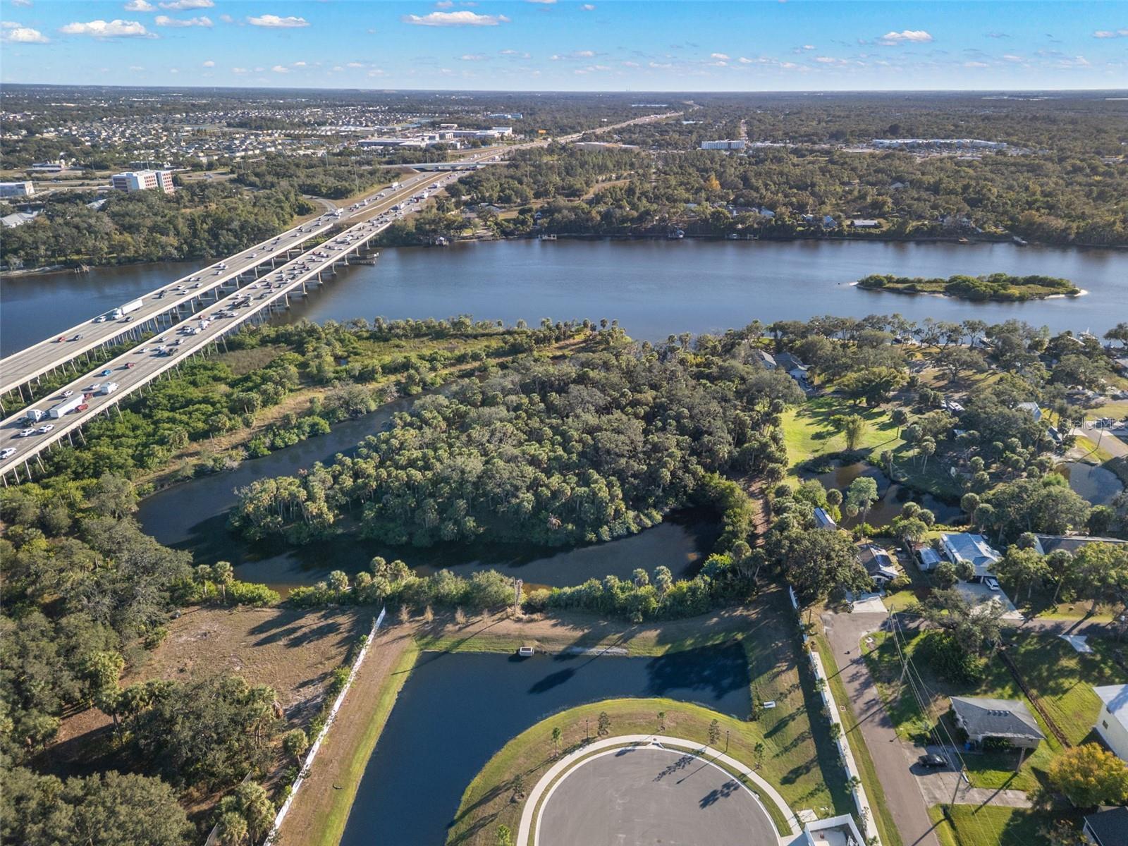 Listing photo id 5 for 9511 River Cove Drive