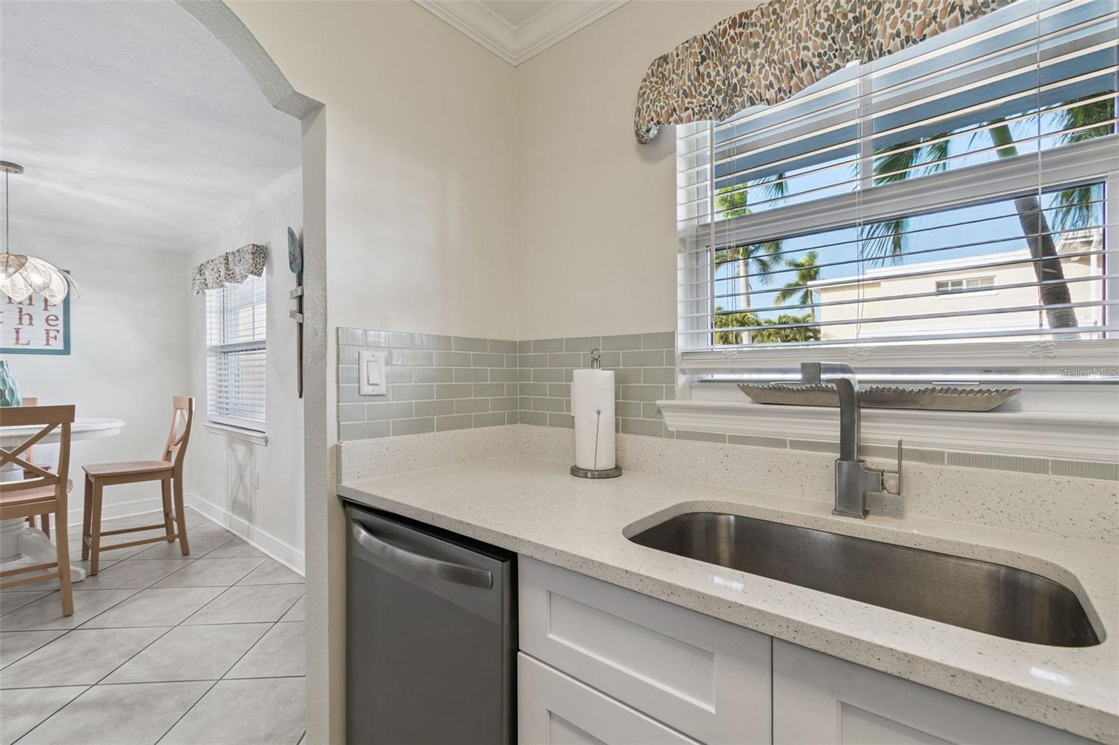 Image 11 of 35 For 19417 Gulf Boulevard F107