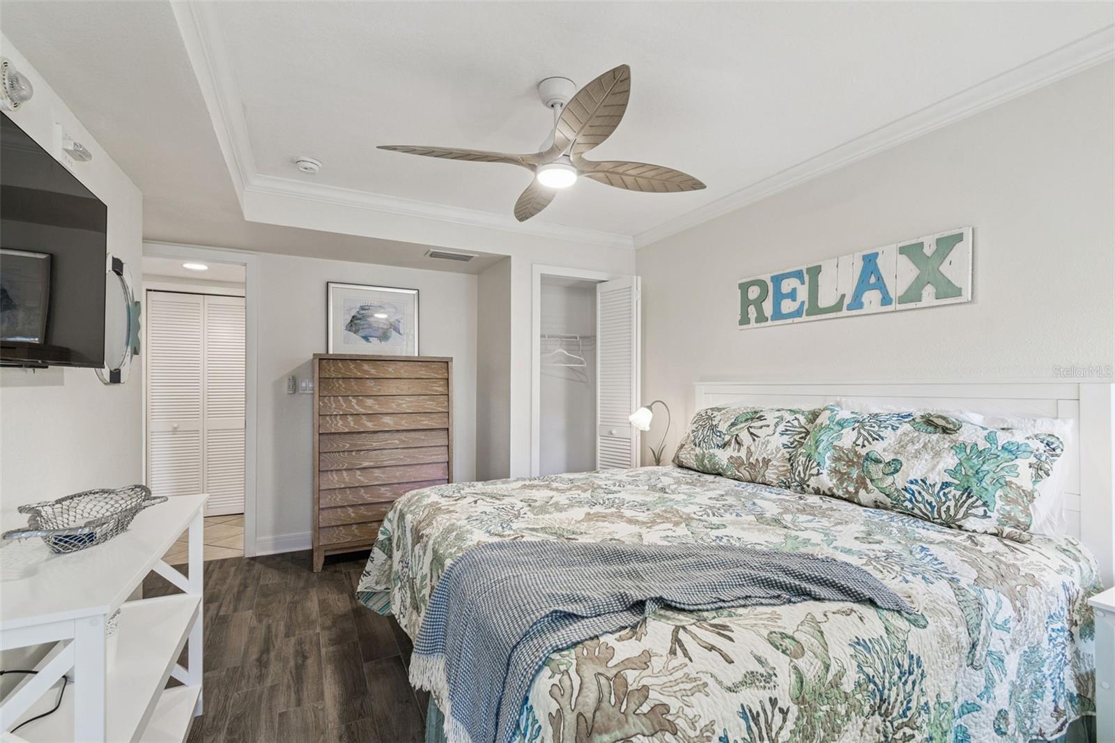 Image 17 of 35 For 19417 Gulf Boulevard F107