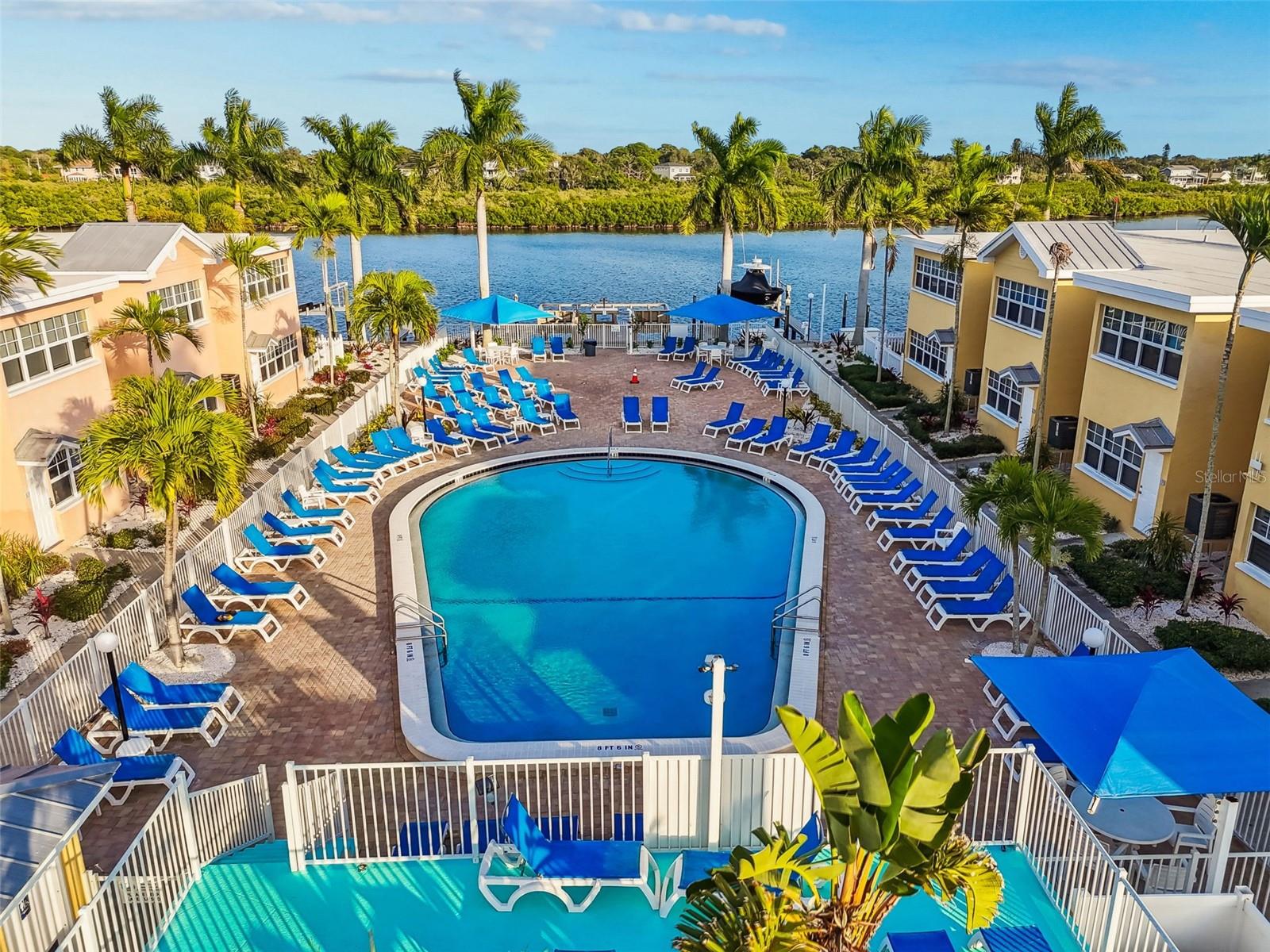 Image 2 of 35 For 19417 Gulf Boulevard F107