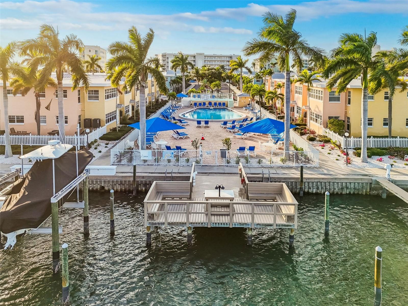 Image 25 of 35 For 19417 Gulf Boulevard F107