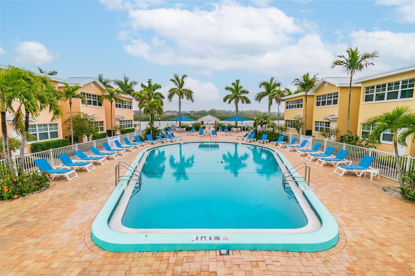 Image 26 of 35 For 19417 Gulf Boulevard F107