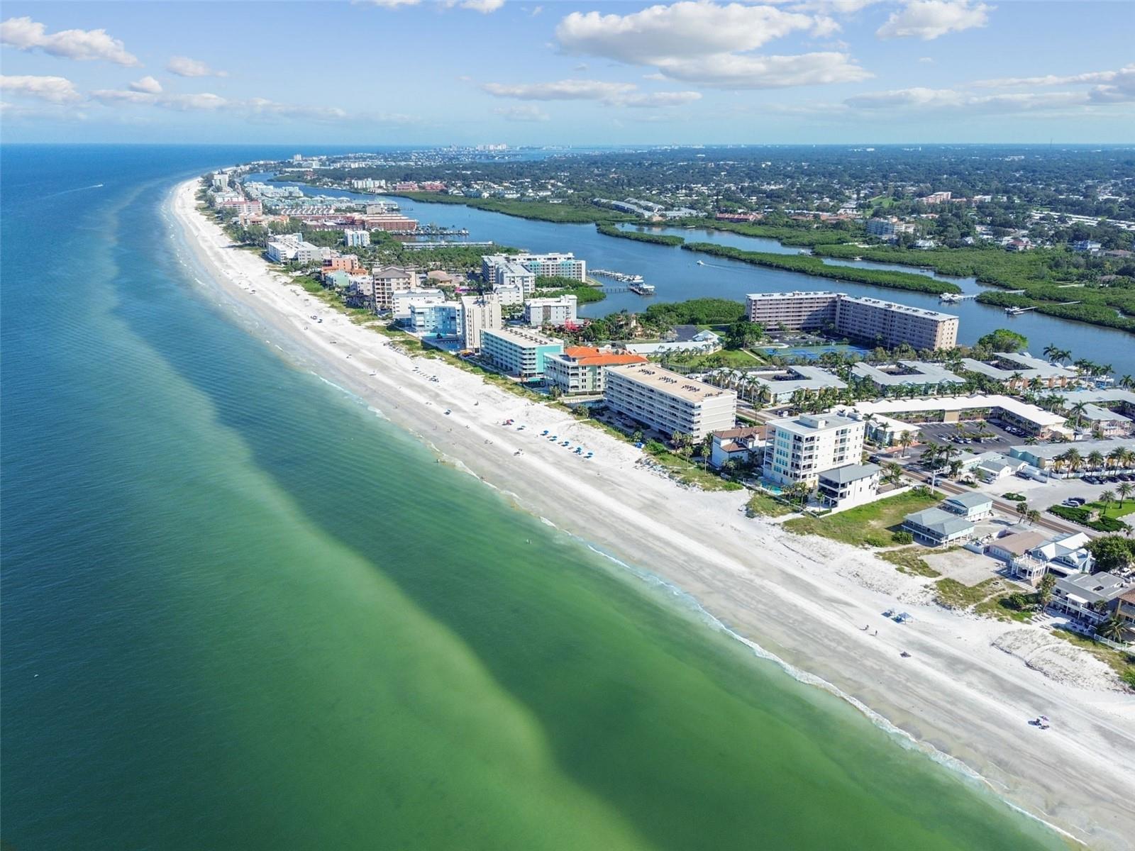 Image 31 of 35 For 19417 Gulf Boulevard F107