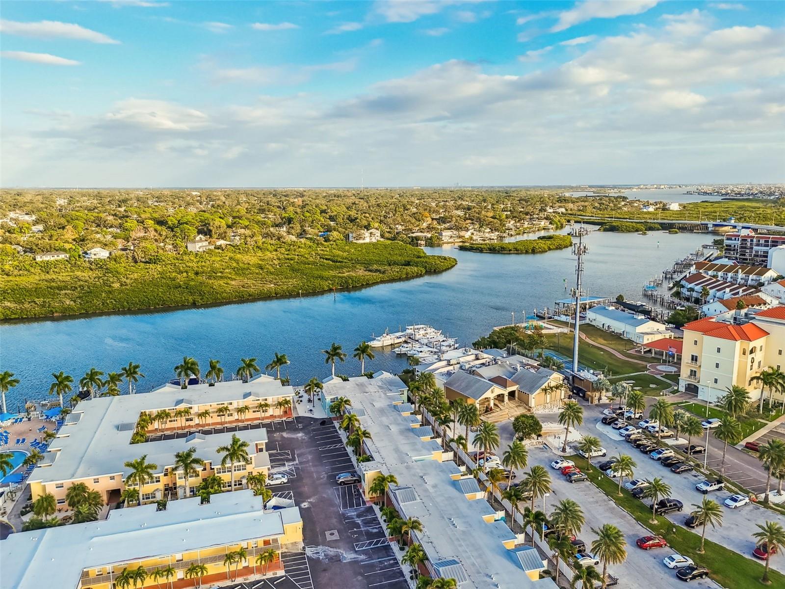 Image 4 of 35 For 19417 Gulf Boulevard F107