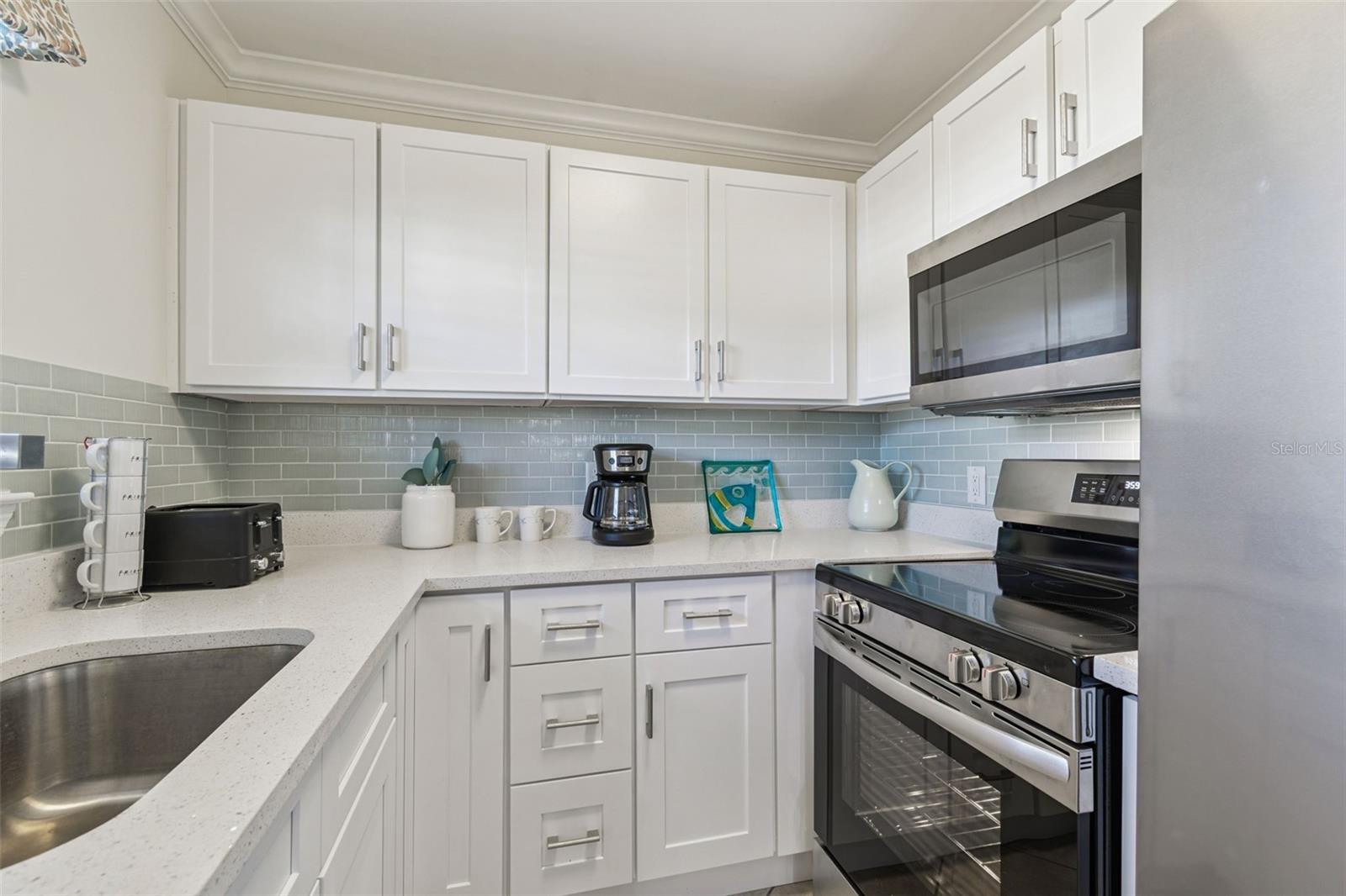 Image 8 of 35 For 19417 Gulf Boulevard F107