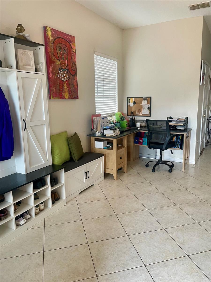 Image 17 of 29 For 646 Norfolk Street