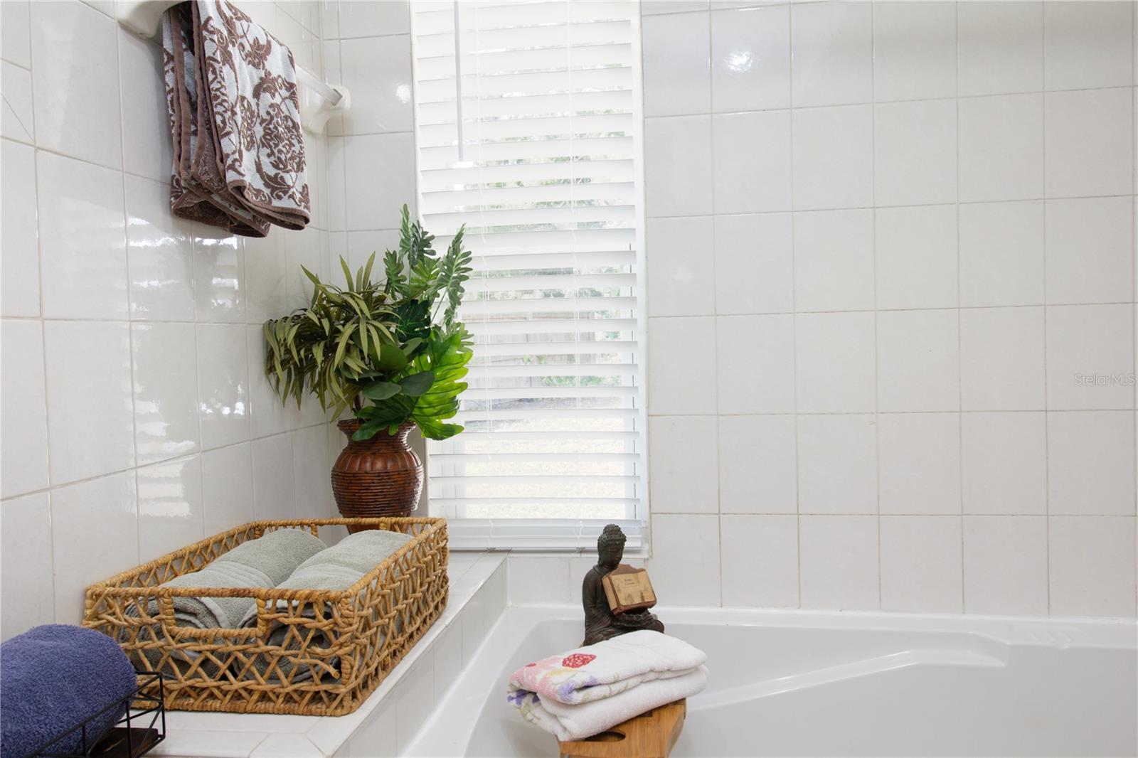 Image 15 of 27 For 4333 Newbury Drive