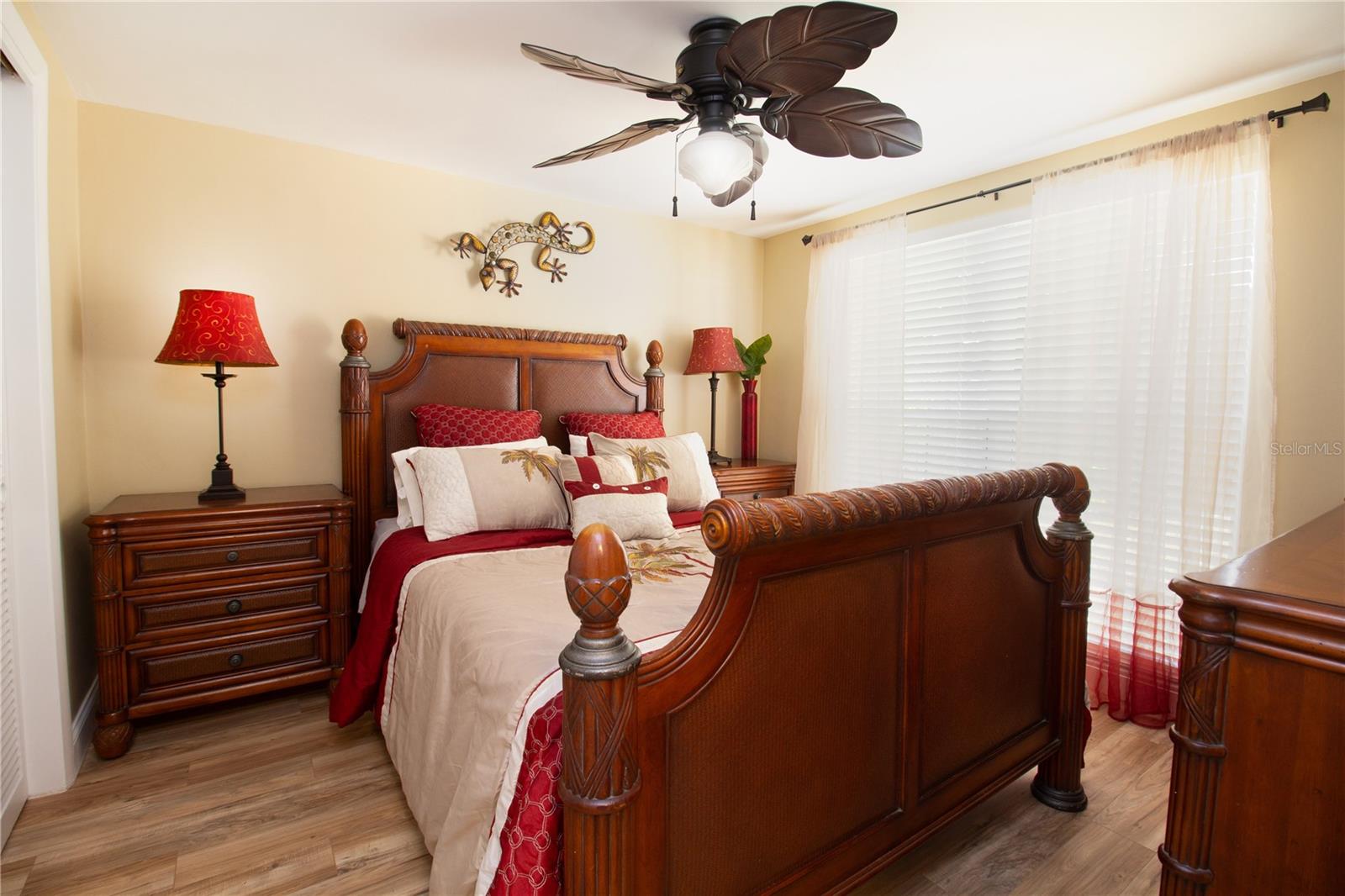 Image 16 of 27 For 4333 Newbury Drive