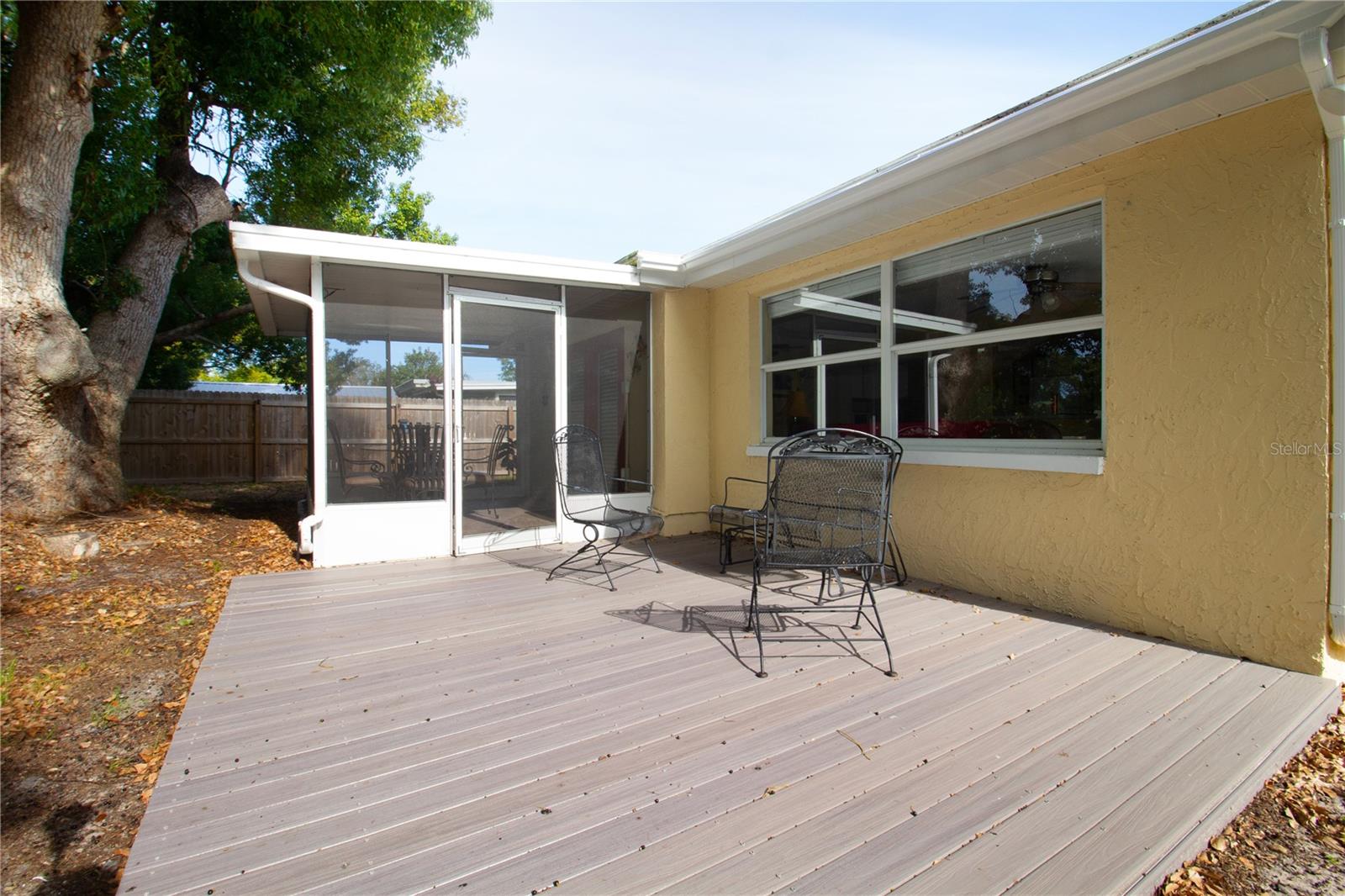 Image 20 of 27 For 4333 Newbury Drive