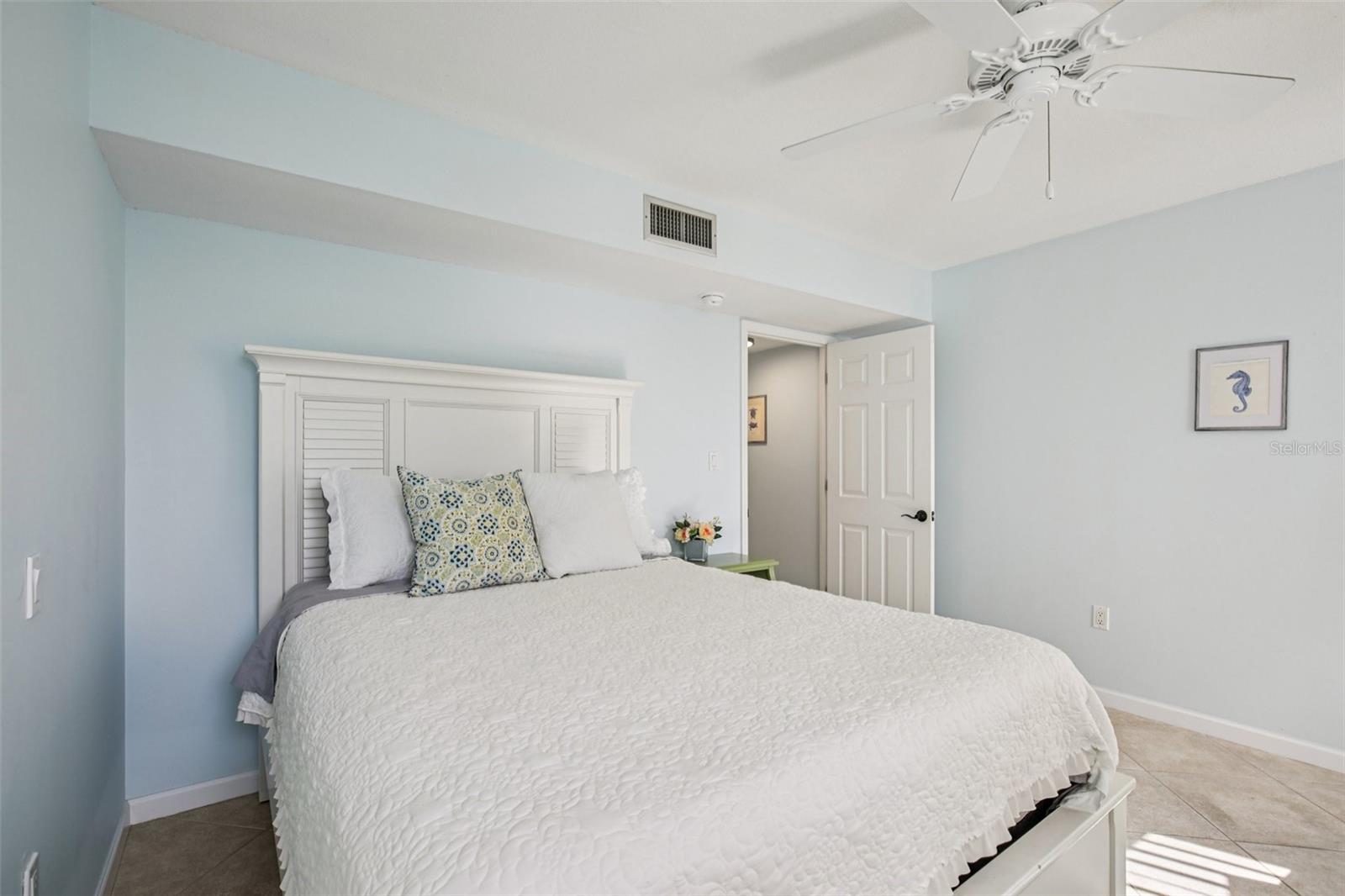 Image 19 of 47 For 4900 Ocean Boulevard 201