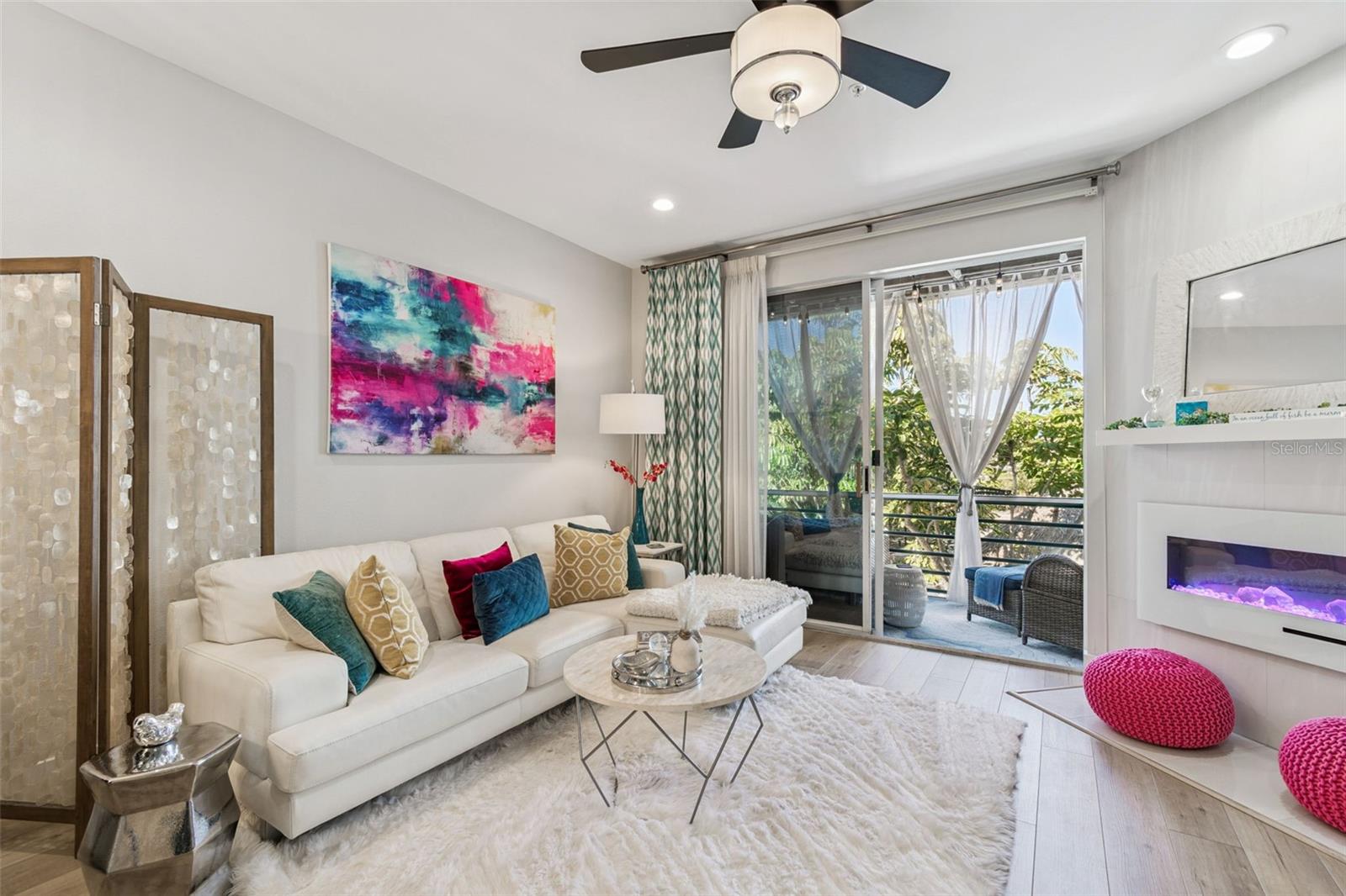 Image 10 of 75 For 320 Island Way 101