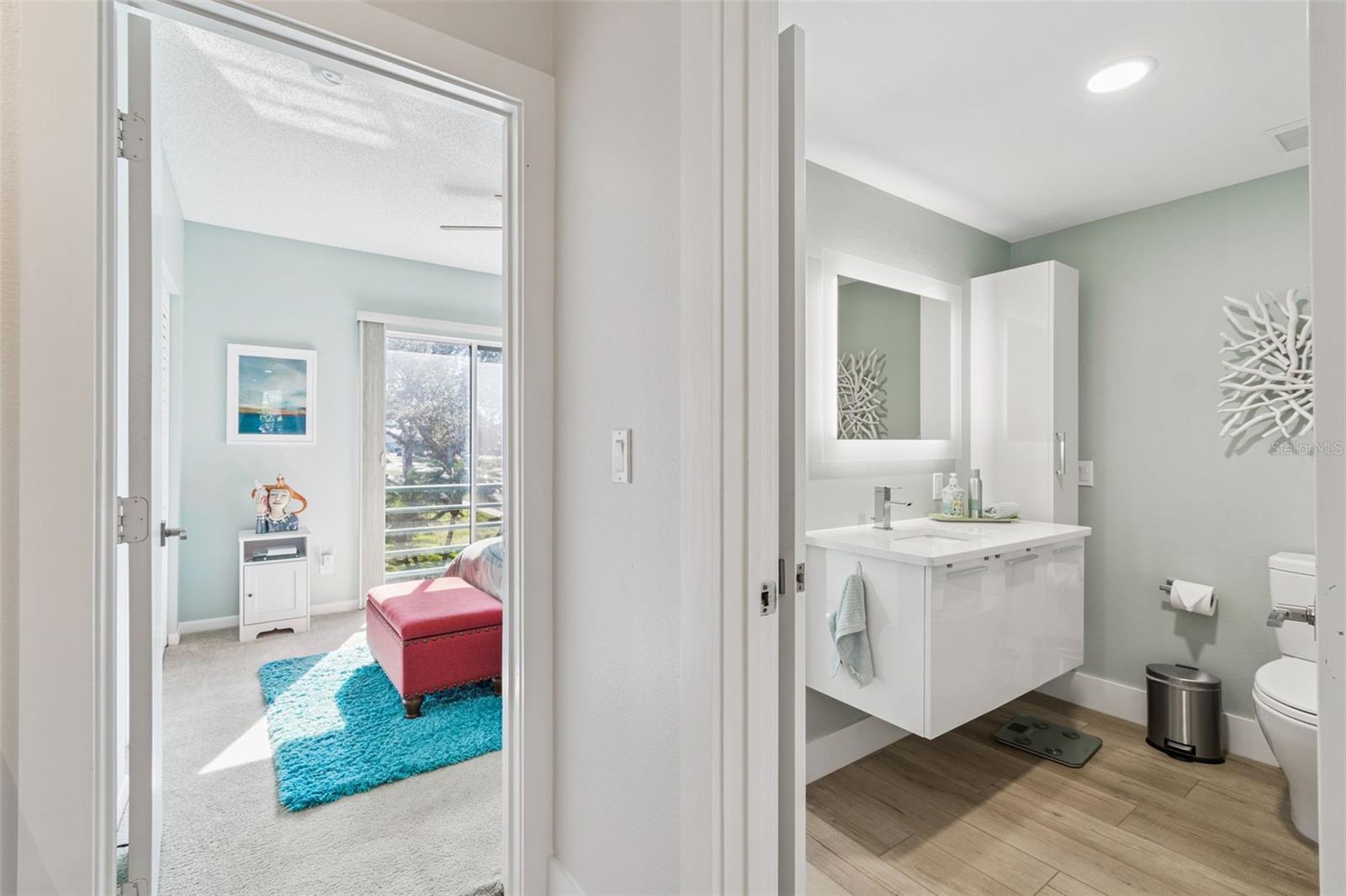 Image 19 of 75 For 320 Island Way 101